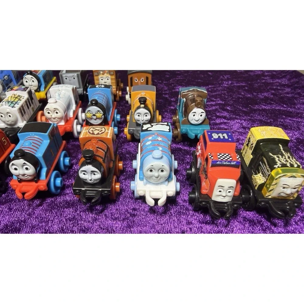 Thomas Train Minis‎ Lot Mixed Micro Engine Trains Mini Pretend Play Toys